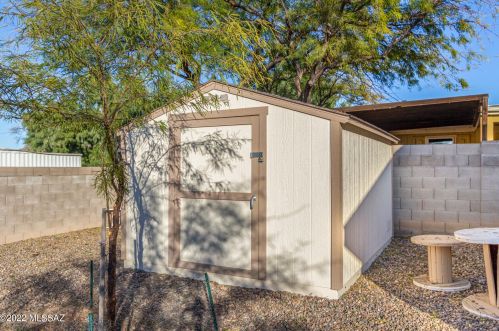 4987 Riv Vly Loop, Tucson AZ 85705-4857 exterior