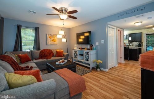 20 Deep Holw Ln, Lancaster PA  17603-7416 exterior