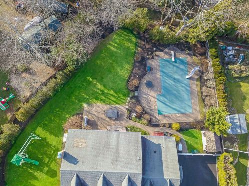 16 Lodge Ln, Miller Place NY  11764-1912 exterior