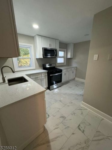 2133 Oliver St, Rahway NJ  07065-4325 exterior