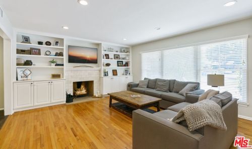 13939 Cumpston St, Van Nuys, CA 91401-5742