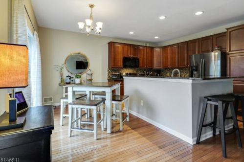 57 La Costa Dr, Annandale NJ  08801-1664 exterior