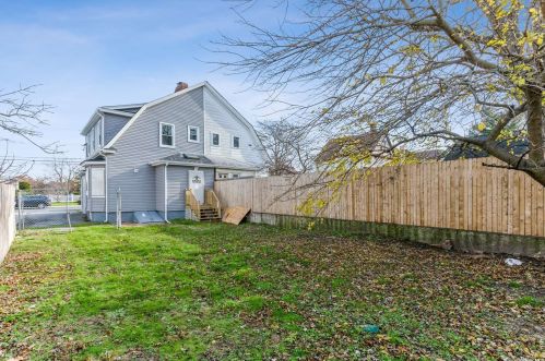 237 Allen St, Meadowmere Park, NY 11559-1201