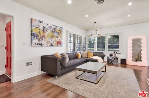 12202 Hartsook St, North Hollywood CA  91601-3961 exterior