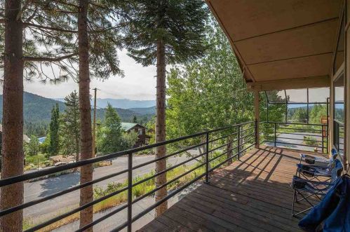 12967 Oberwald Way, Truckee CA  96161-6937 exterior