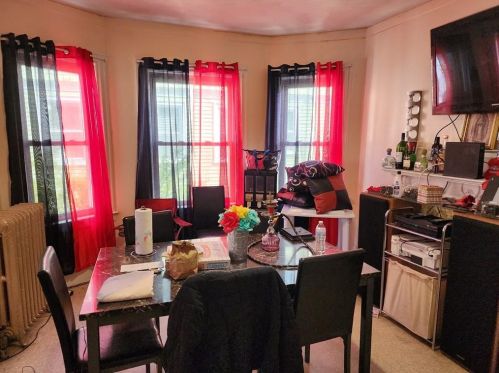 38 Atlantic Ave, Providence RI 02904-3249 exterior