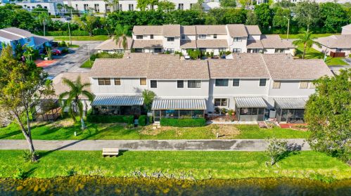 5274 Jog Ln, Delray Beach FL  33484-6621 exterior