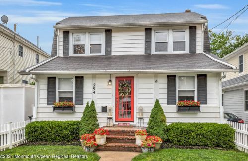 294 Spring St, Tinton Falls, NJ 07701-2231