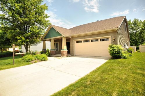 3802 Highland Cir, Valpo, IN 46383-1970