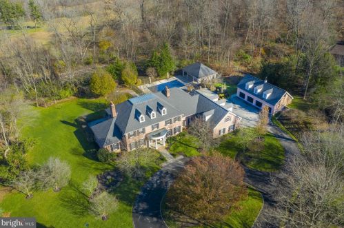 16 Summit Ln, Wilmington, DE 19807-2159