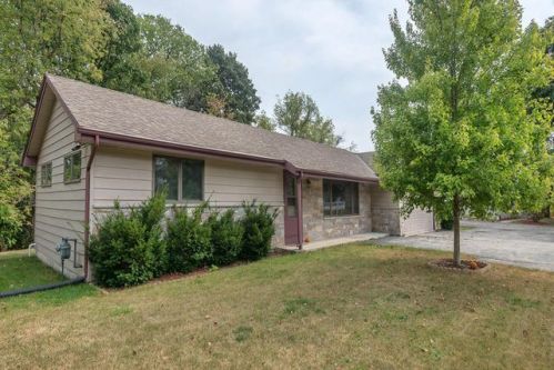 8731 Racine Ave, Waterford, WI 53185-1449