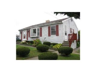 18 Jefferson St, Tiverton RI  02878-2320 exterior