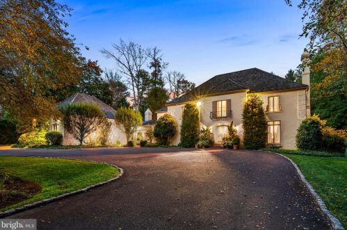 71 Tunbridge Rd, Haverford PA  19041-1038 exterior