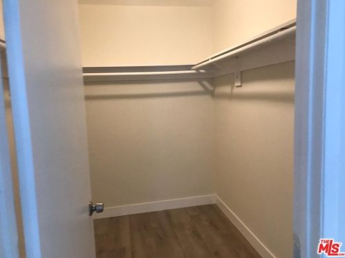 14902 Gilmore St, Van Nuys CA 91411-1423 exterior