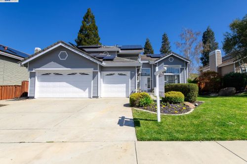 5160 Independence Dr, Pleasanton, CA 94566-7803