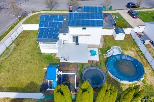 105 Madison Ave, Old Bridge NJ  08857-1339 exterior