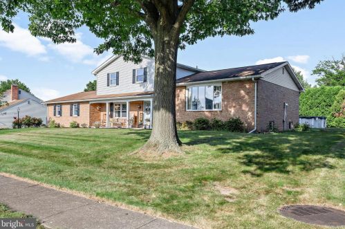 5269 Strathmore Dr, Navy Sup Dpt, PA 17050-6847