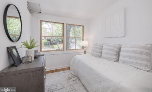 3843 Beecher St, Washington DC 20007-1802 exterior