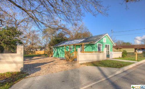 740 River St, Seguin TX  78155-6545 exterior