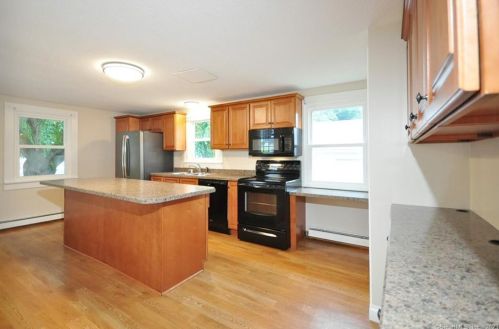 81 Pierson Ln, Windsor CT  06095-2000 exterior