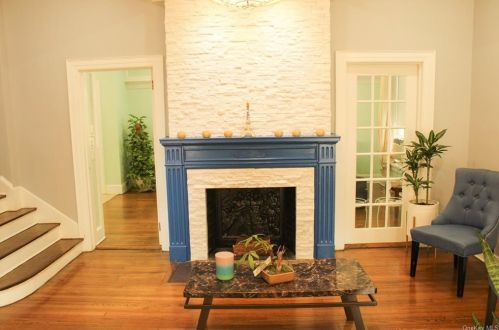 2 Linden Pl, Middletown NY  10940-4804 exterior