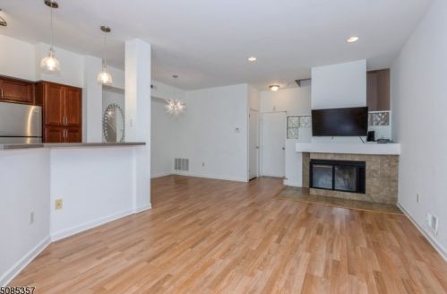 13 Birchwood Rd, Bedminster NJ  07921-1901 exterior