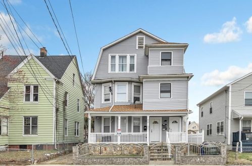 231 Bunnell St, Bridgeport, CT 06607-1001