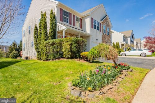 910 Patriot Ln, Norristown, PA 19403-3878