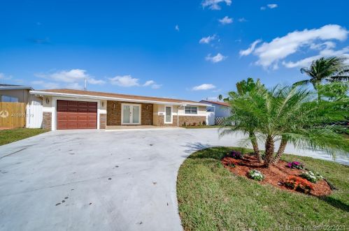6941 29th St, Hollywood, FL 33023-3771