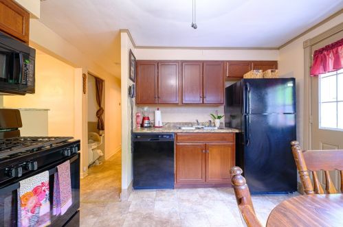 9616 Glendale Rd, Pittsburgh, PA 15235-1605
