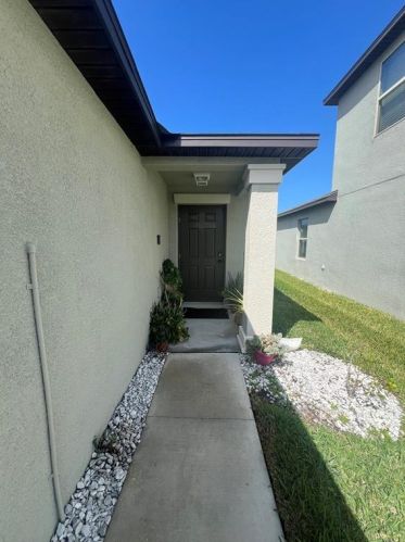 742 8th St, Ruskin, FL 33570-4556