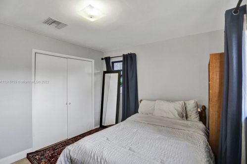 2003 37th Ave, Hollywood FL  33021-4320 exterior