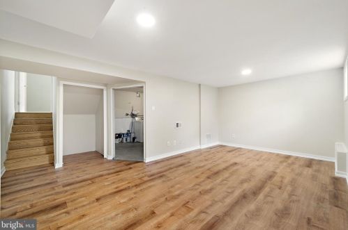 2356 Horseferry Ct, Herndon VA 20191-2733 exterior