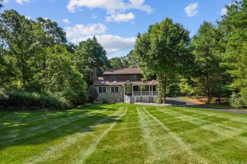 20 Amalfi Dr, Cortlandt Manor, NY 10567-7014