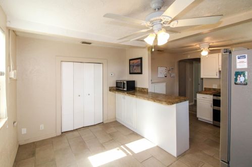 2828 41st Ave, Saint Petersburg FL  33714-4546 exterior
