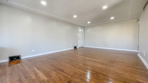 137 Roger Ln, Florence KY  41042-2336 exterior