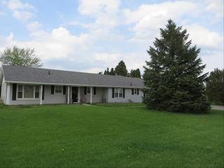 8630 Monclova Rd, Monclova, OH 43542-9421