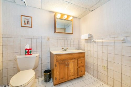 40 Jacobus Ave, Little Falls NJ  07424-2305 exterior