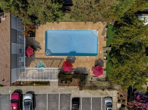 230 Birch Creek Dr, Pleasanton CA  94566-6781 exterior