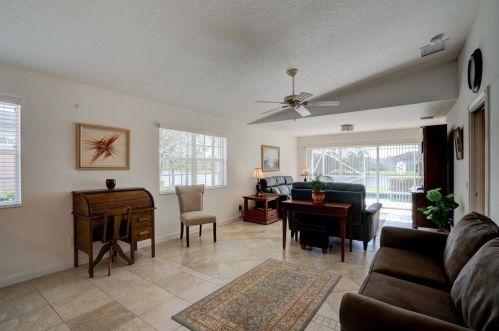 10652 Hartwick Dr, Fort Pierce FL  34987-1923 exterior