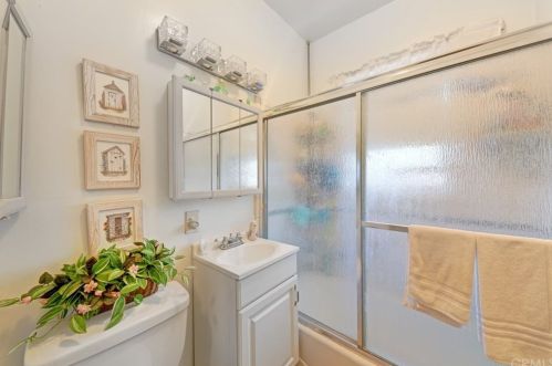 12156 Louise Ave, Lynwood CA  90262-3922 exterior