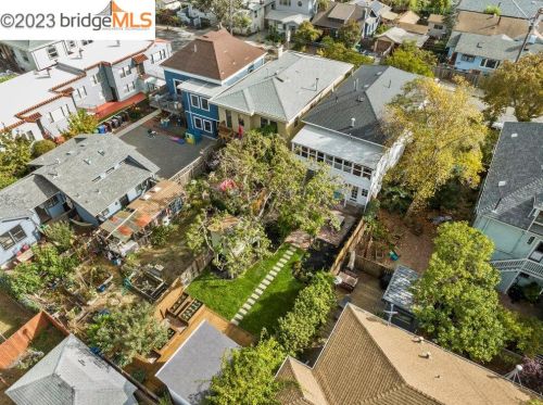 418 45 St, Oakland CA 94609-2135 exterior