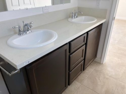 919 Southgate Dr, Bakersfield CA  93304-5150 exterior