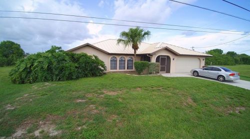 1315 13th Pl, Cape Coral, FL 33909-1515