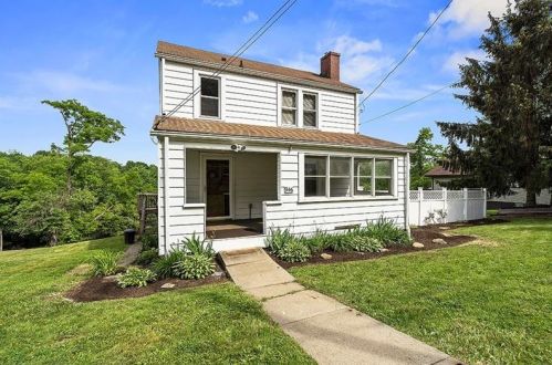 946 7th Street Ext, New Kensington, PA 15068-5138