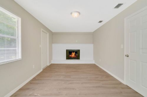 645 Stone St, Deland FL  32720-3244 exterior