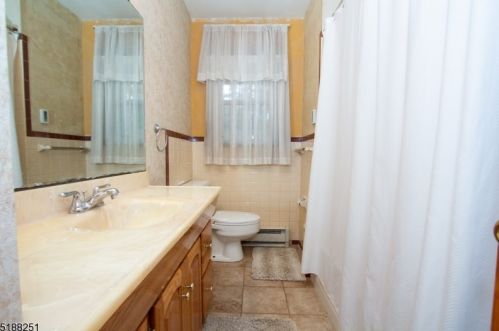 32 Windy Bush Ln, Sparta NJ  07871-2522 exterior