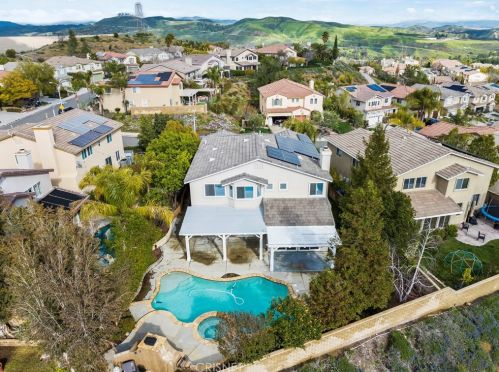 27836 Mariposa Ln, Santa Clarita CA  91384-4114 exterior