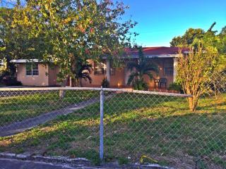 8915 35th Avenue Rd, Miami, FL 33147-2833