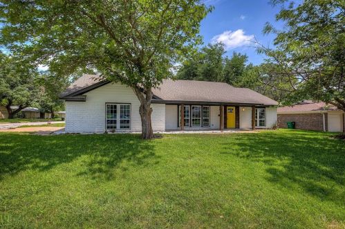 3920 Wedgworth Rd, Fort Worth, TX 76133-2833
